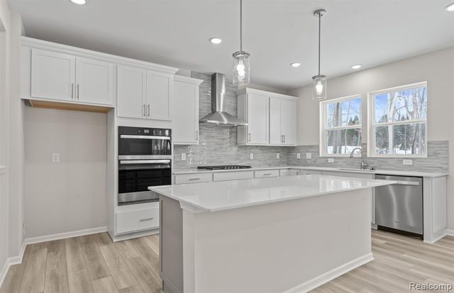 30112 Norway Drive, New Hudson, MI 48165