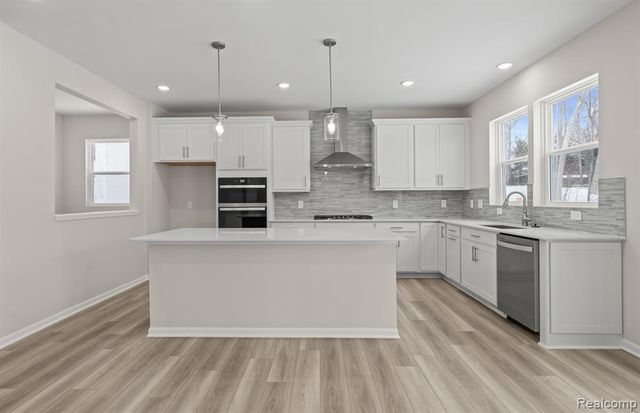 30112 Norway Drive, New Hudson, MI 48165