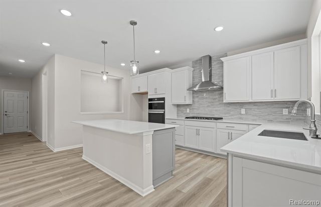 30112 Norway Drive, New Hudson, MI 48165