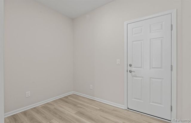 30112 Norway Drive, New Hudson, MI 48165