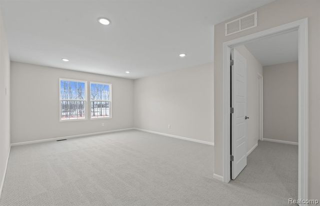 30112 Norway Drive, New Hudson, MI 48165