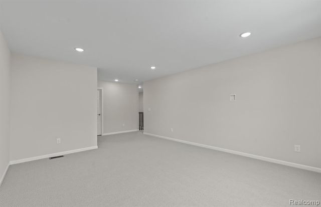 30112 Norway Drive, New Hudson, MI 48165