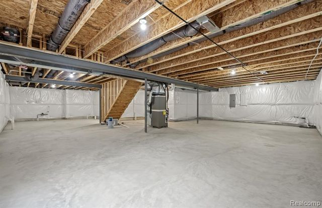 30112 Norway Drive, New Hudson, MI 48165