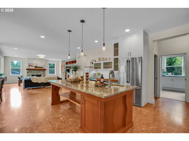 10653 Nw LOST PARK Dr, Portland, OR 97229