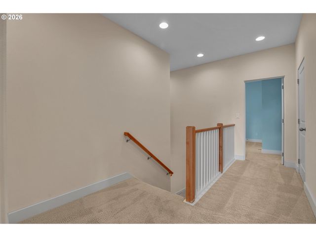 10653 Nw LOST PARK Dr, Portland, OR 97229