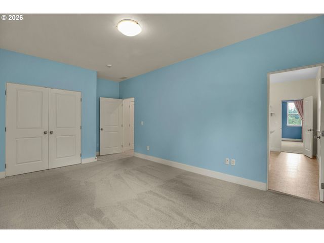 10653 Nw LOST PARK Dr, Portland, OR 97229