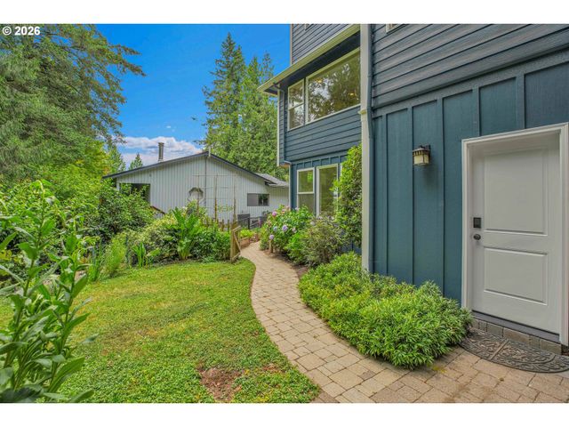 10653 Nw LOST PARK Dr, Portland, OR 97229