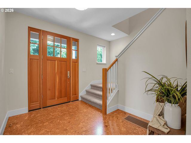 10653 Nw LOST PARK Dr, Portland, OR 97229