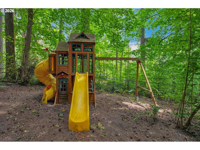 10653 Nw LOST PARK Dr, Portland, OR 97229