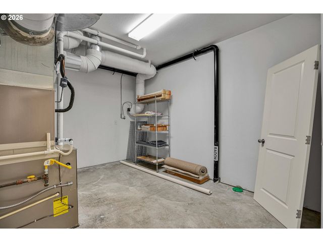 10653 Nw LOST PARK Dr, Portland, OR 97229