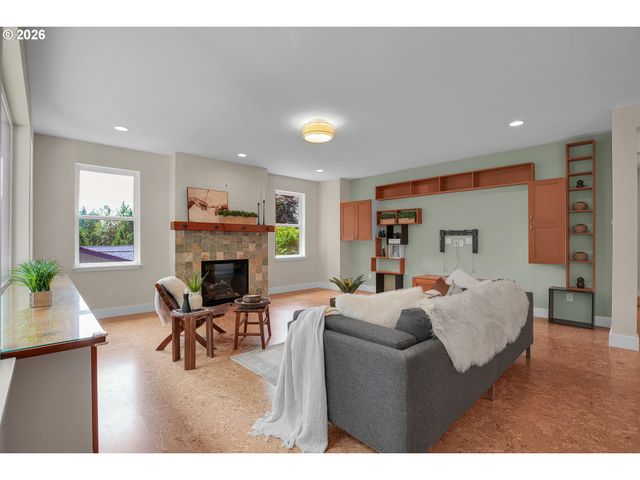 10653 Nw LOST PARK Dr, Portland, OR 97229