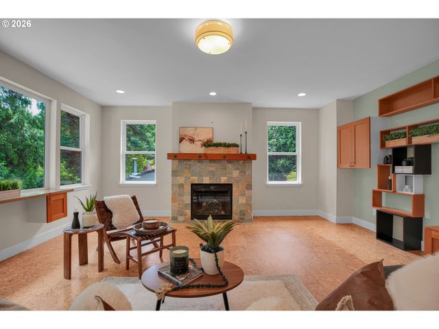 10653 Nw LOST PARK Dr, Portland, OR 97229