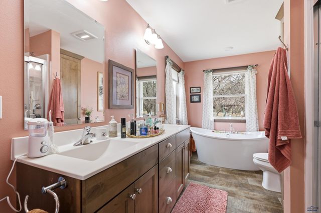 13878 BATTLE CREEK RD, Hermosa, SD 57744