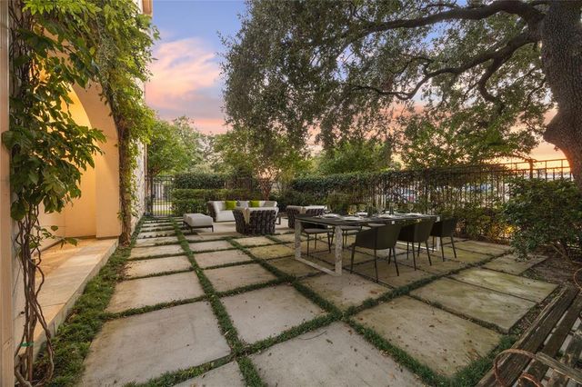 6008 Potomac Park Drive, Houston, TX 77057