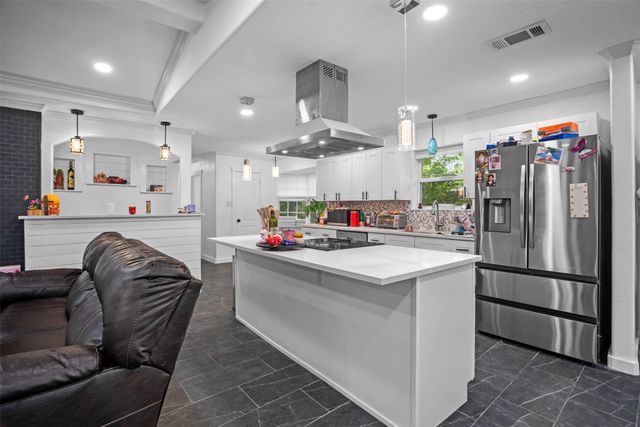 1112 W Pleasant Run Road D, Desoto, TX 75115