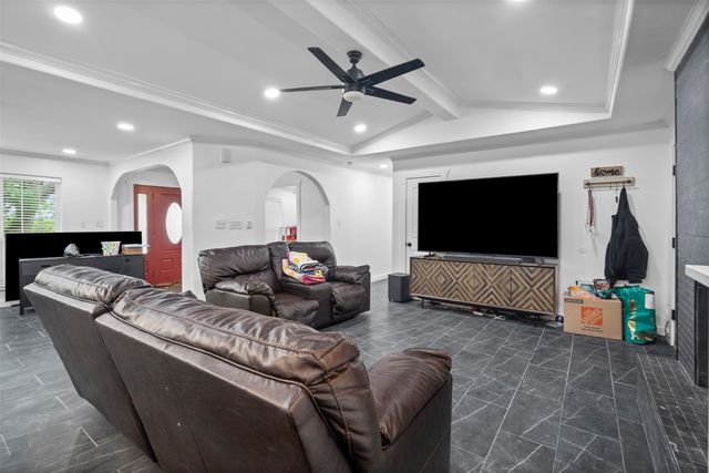 1112 W Pleasant Run Road D, Desoto, TX 75115