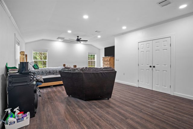 1112 W Pleasant Run Road D, Desoto, TX 75115