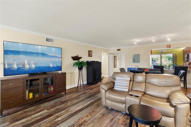 5519 Fairway Park Drive 203, Boynton Beach, FL 33437