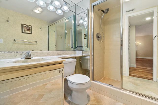 5519 Fairway Park Drive 203, Boynton Beach, FL 33437