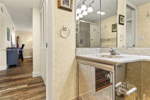 5519 Fairway Park Drive 203, Boynton Beach, FL 33437