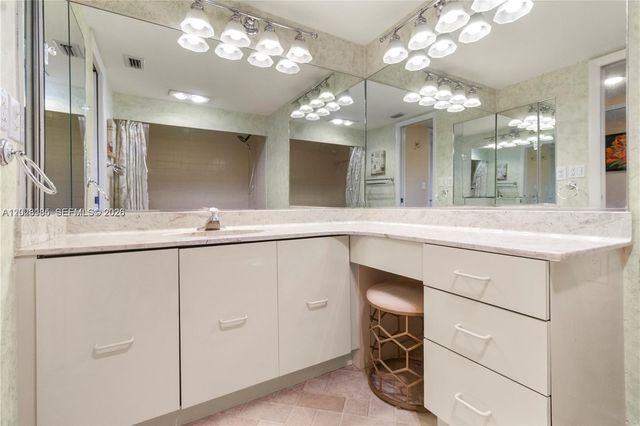 5519 Fairway Park Drive 203, Boynton Beach, FL 33437