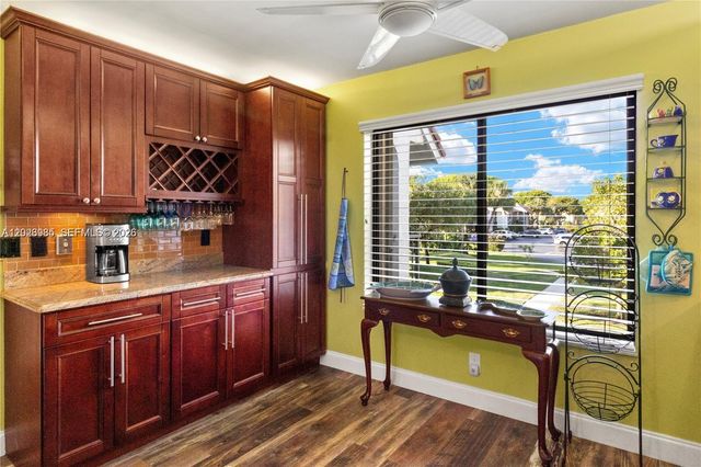 5519 Fairway Park Drive 203, Boynton Beach, FL 33437