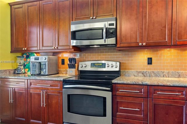 5519 Fairway Park Drive 203, Boynton Beach, FL 33437