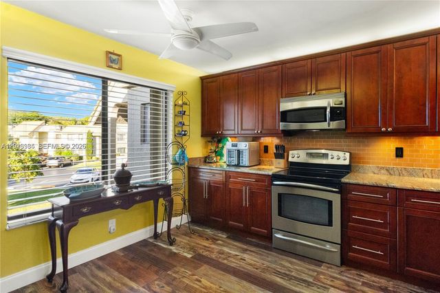 5519 Fairway Park Drive 203, Boynton Beach, FL 33437