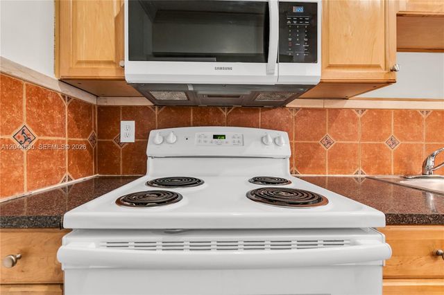 15350 SW 72nd Street 2424, Miami, FL 33193