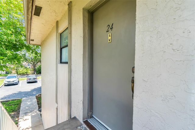 15350 SW 72nd Street 2424, Miami, FL 33193