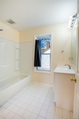 19953 Wakenden, Redford, MI 48240