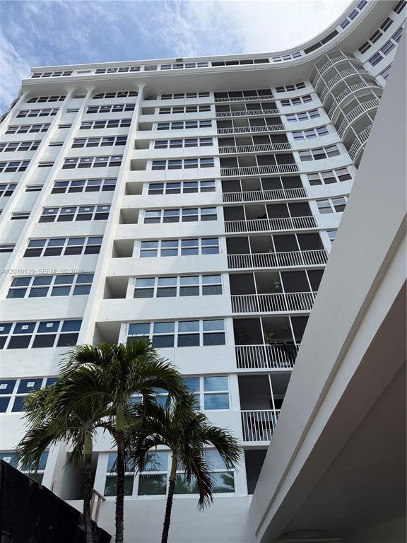 100 Golden Isles Dr 313, Hallandale Beach, FL 33009