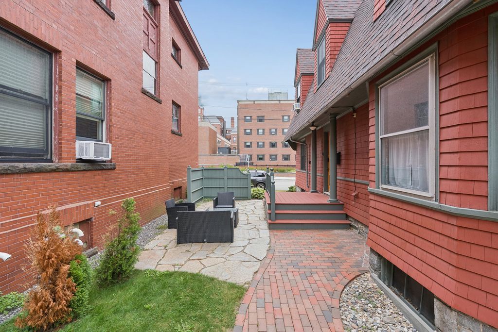 25 Bramhall Street, Portland, ME 04102 — photo 2