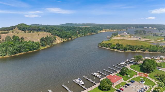 110 N Harbor Drive 310, Grand Haven, MI 49417