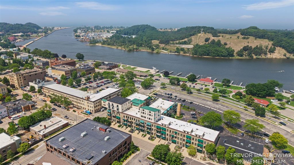 110 N Harbor Drive 310, Grand Haven, MI 49417