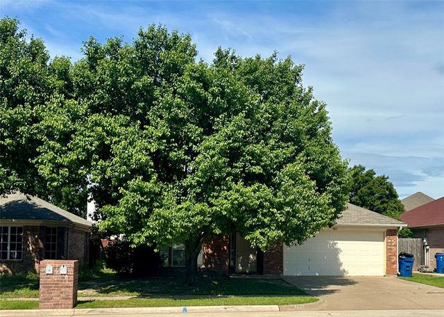 4821 Topaz Lane, Granbury, TX 76049