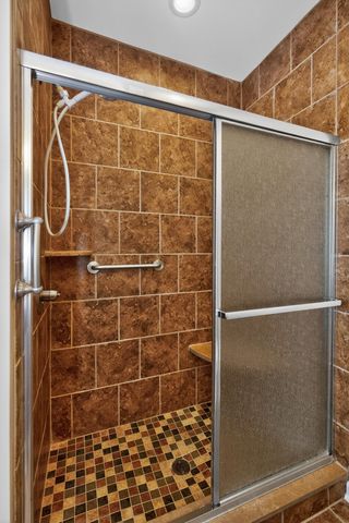 140 McCowans Ferry Alley, Versailles, KY 40383