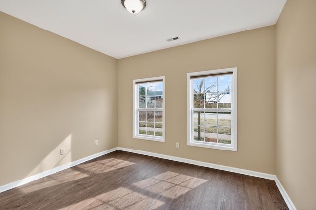 140 McCowans Ferry Alley, Versailles, KY 40383