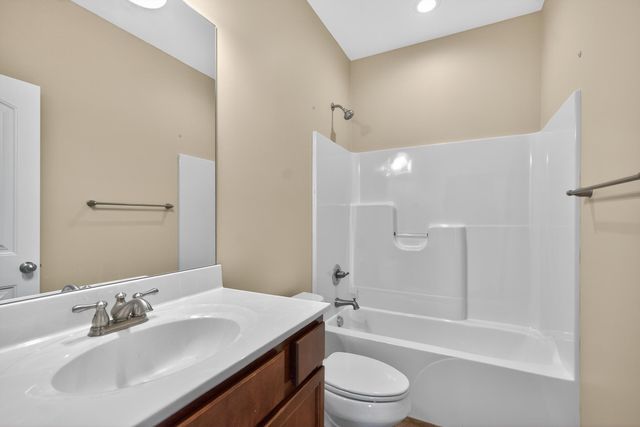 140 McCowans Ferry Alley, Versailles, KY 40383