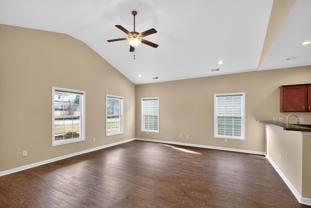 140 McCowans Ferry Alley, Versailles, KY 40383