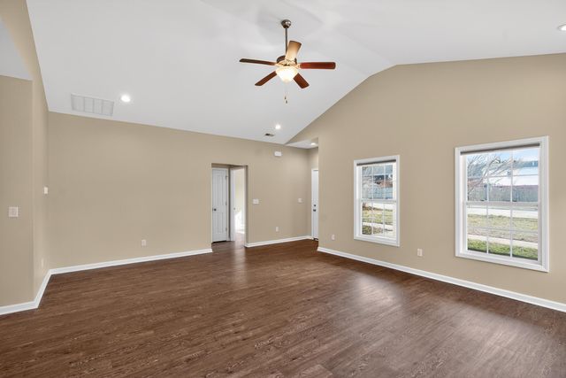 140 McCowans Ferry Alley, Versailles, KY 40383