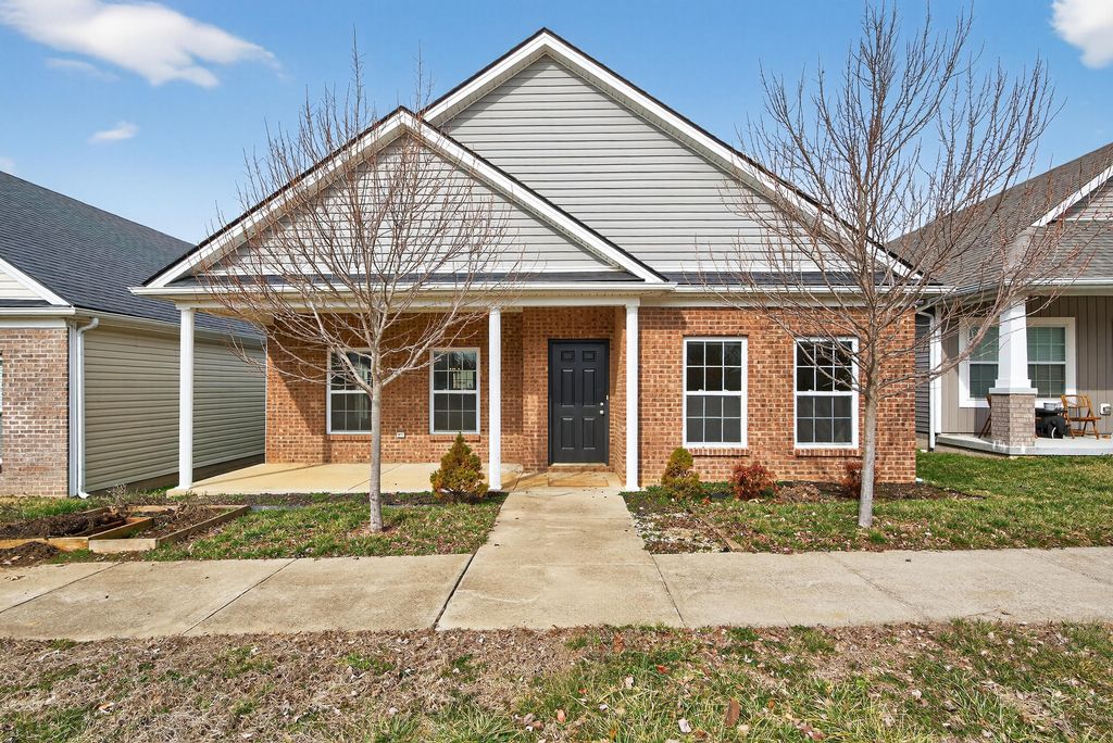 140 McCowans Ferry Alley, Versailles, KY 40383