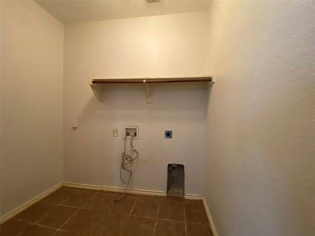 2913 Castlebend Drive, Seagoville, TX 75159