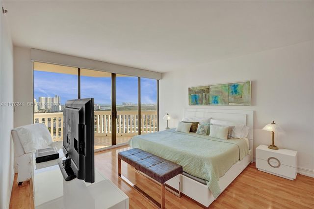 2000 Island Blvd 2802, Aventura, FL 33160