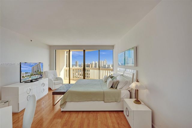 2000 Island Blvd 2802, Aventura, FL 33160