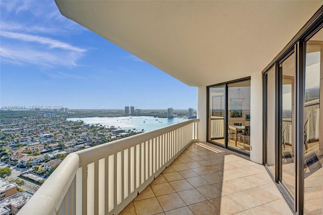 2000 Island Blvd 2802, Aventura, FL 33160