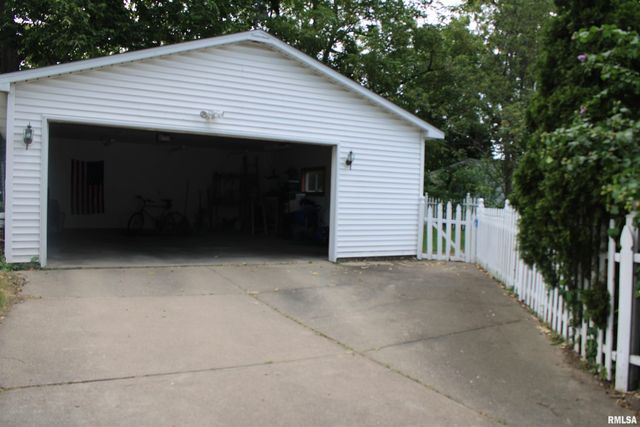 3529 N MISSOURI Avenue, Peoria, IL 61603