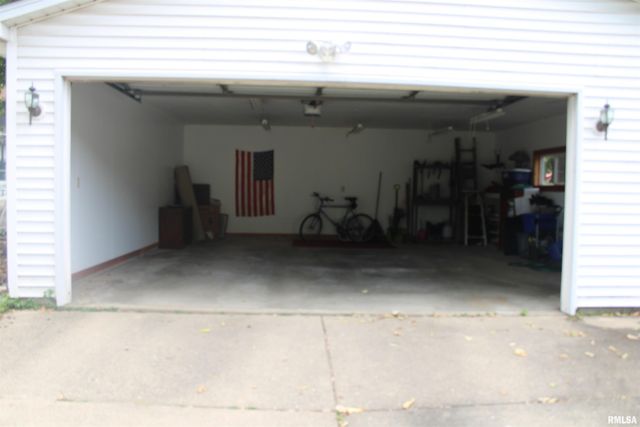 3529 N MISSOURI Avenue, Peoria, IL 61603