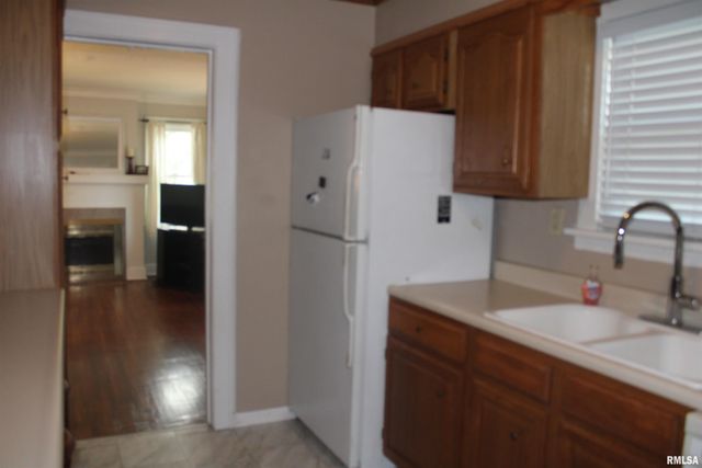 3529 N MISSOURI Avenue, Peoria, IL 61603