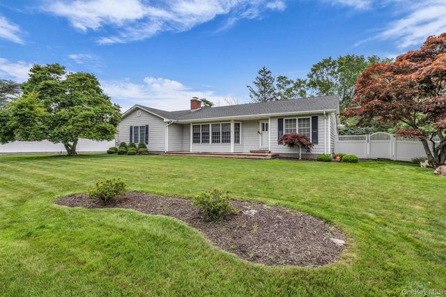 383 Munsell Road, East Patchogue, NY 11772